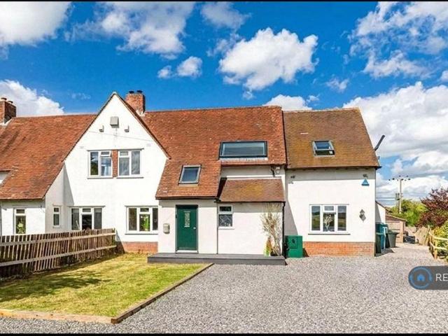 4 bedroom semi detached house to rent