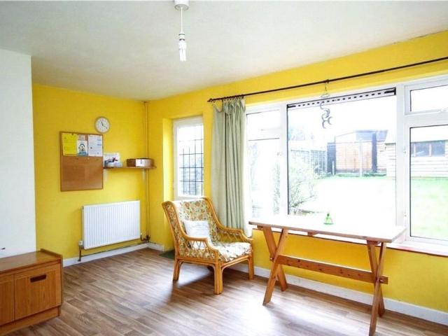 4 bedroom semi detached house to rent