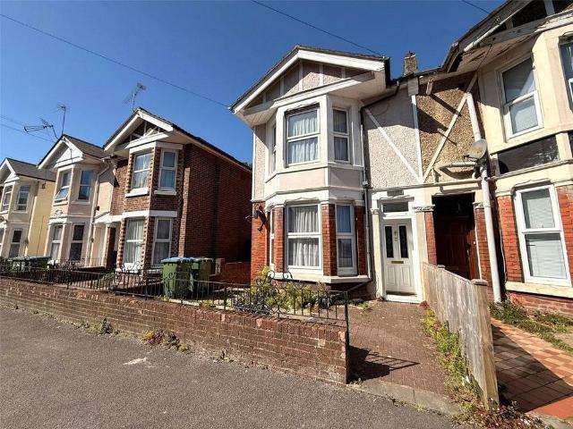 4 bedroom semi detached house to rent