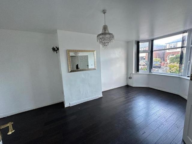 4 bedroom semi detached house to rent
