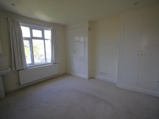 4 bedroom semi detached house to rent
