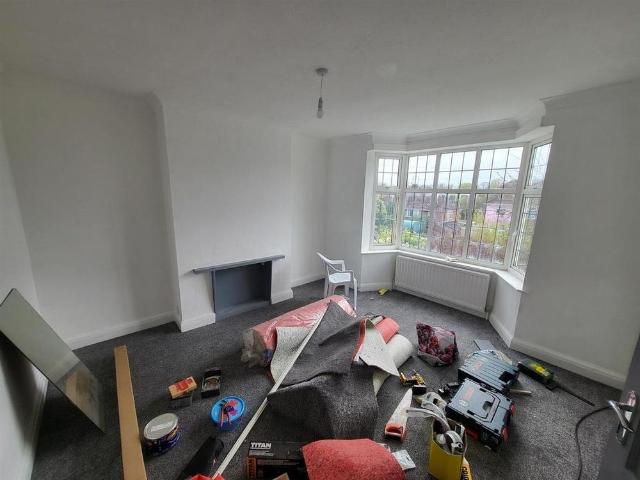 4 bedroom semi detached house to rent