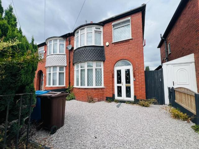 4 bedroom semi detached house to rent
