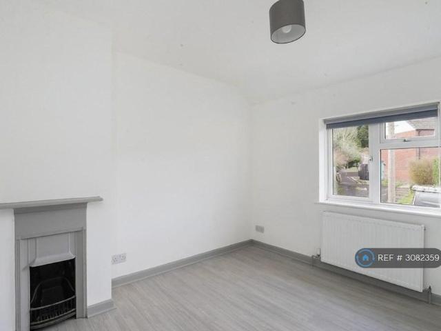 4 bedroom semi detached house to rent
