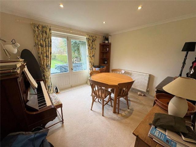 4 bedroom semi detached house to rent