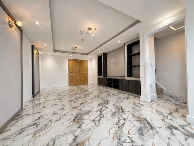 4 bedroom semi detached house to rent