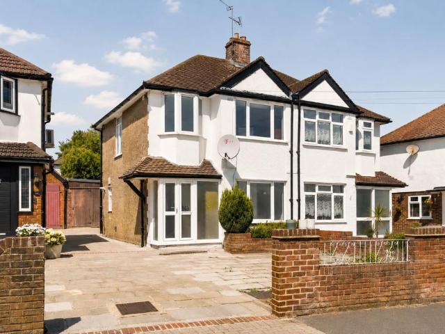 3 bedroom semi detached house to rent
