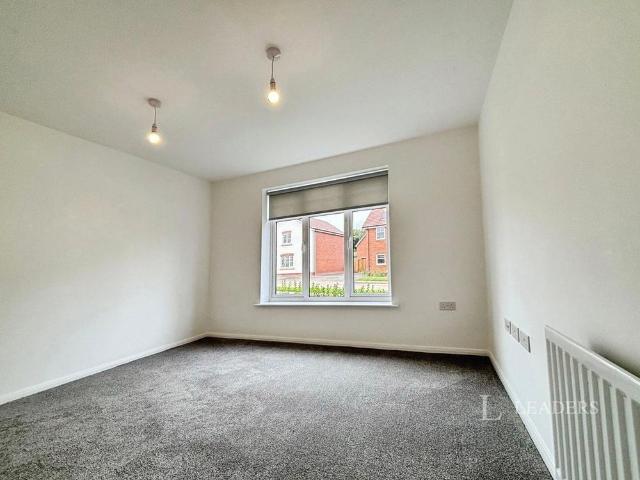 4 bedroom semi detached house to rent