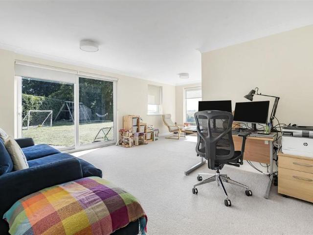 4 bedroom semi detached house to rent
