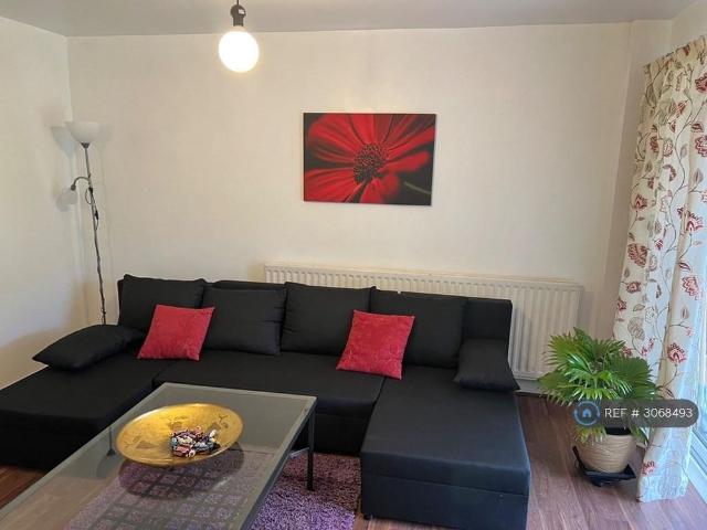 4 bedroom semi detached house to rent