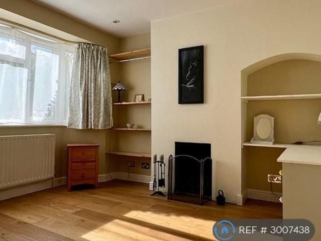 4 bedroom semi detached house to rent