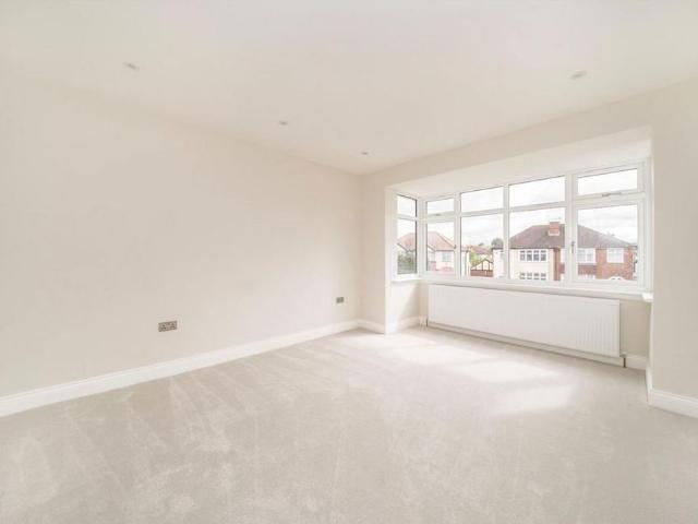 4 bedroom semi detached house to rent