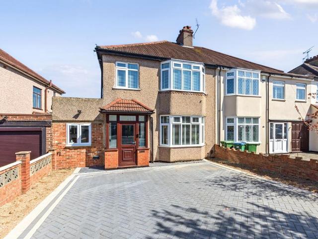 4 bedroom semi detached house to rent