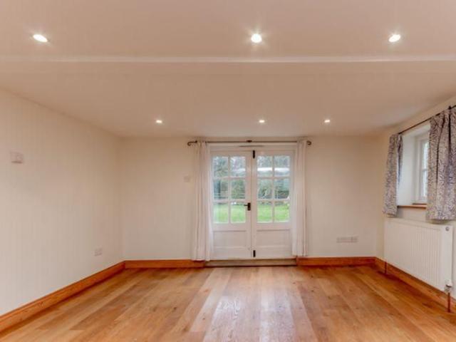 4 bedroom semi detached house to rent