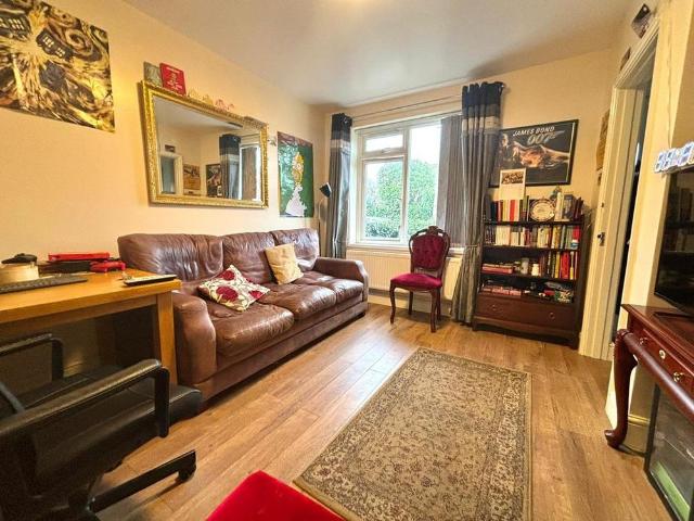 4 bedroom semi detached house to rent