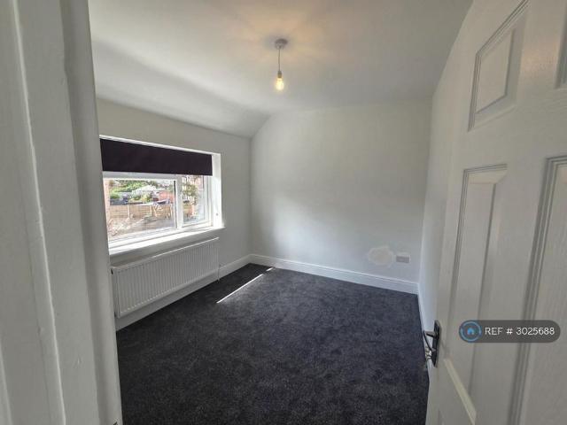 4 bedroom semi detached house to rent