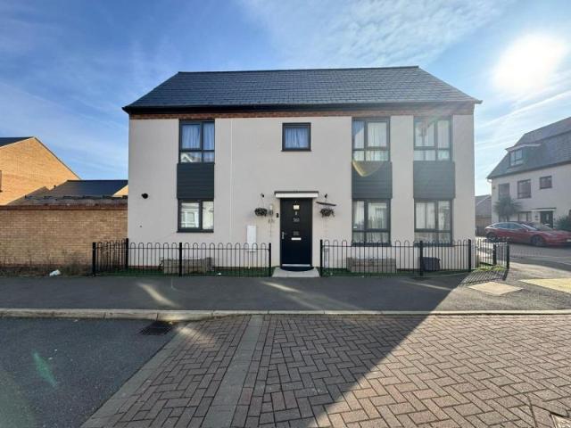4 bedroom semi detached house to rent