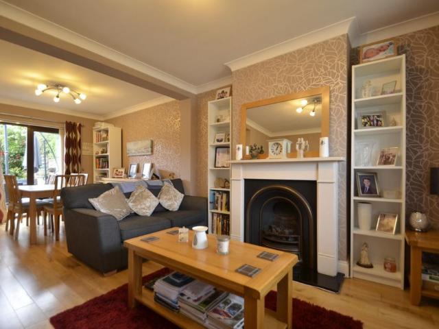 4 bedroom Semi detached house to rent