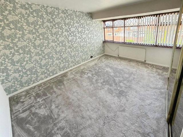 4 bedroom semi detached house to rent