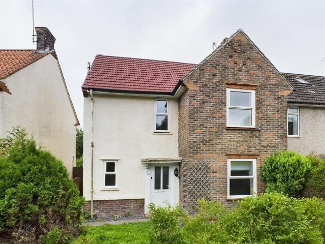 4 bedroom semi detached house to rent