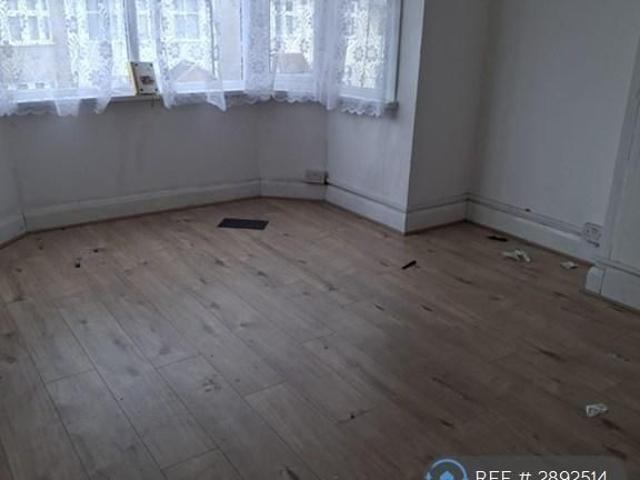 4 bedroom semi detached house to rent