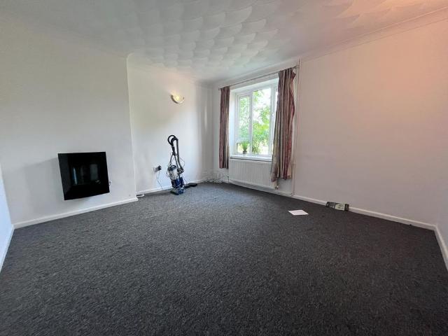 4 bedroom semi detached house to rent