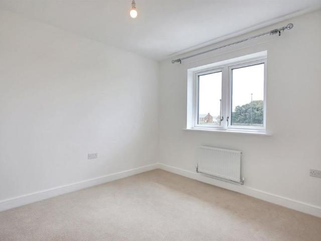 4 bedroom semi detached house to rent