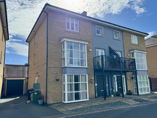 4 bedroom semi detached house to rent