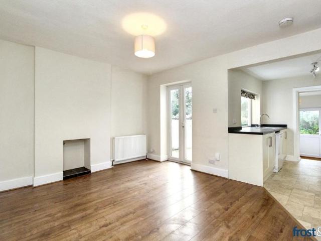 4 bedroom semi detached house to rent