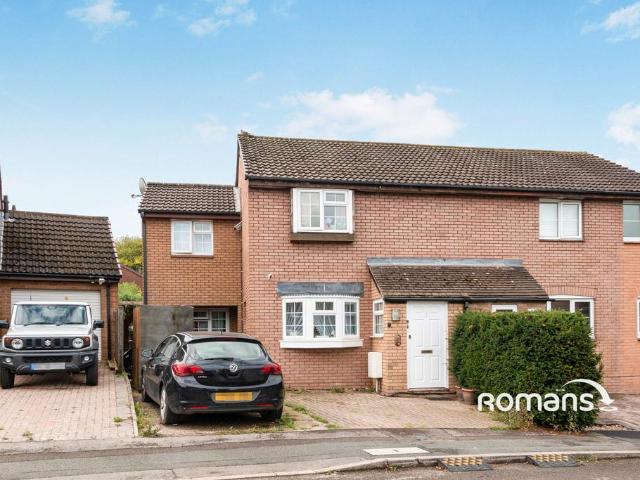 4 bedroom semi detached house to rent