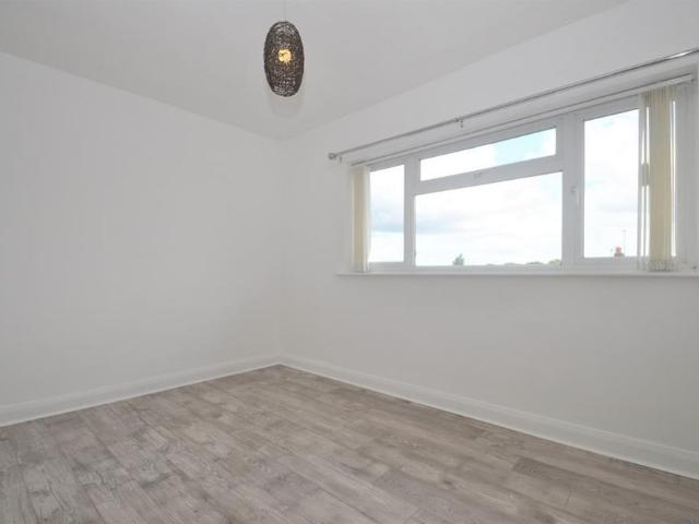 4 bedroom semi detached house to rent