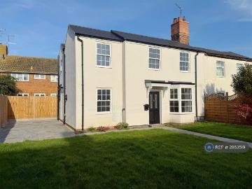 House for rent in Burhill - Garden, Fireplace