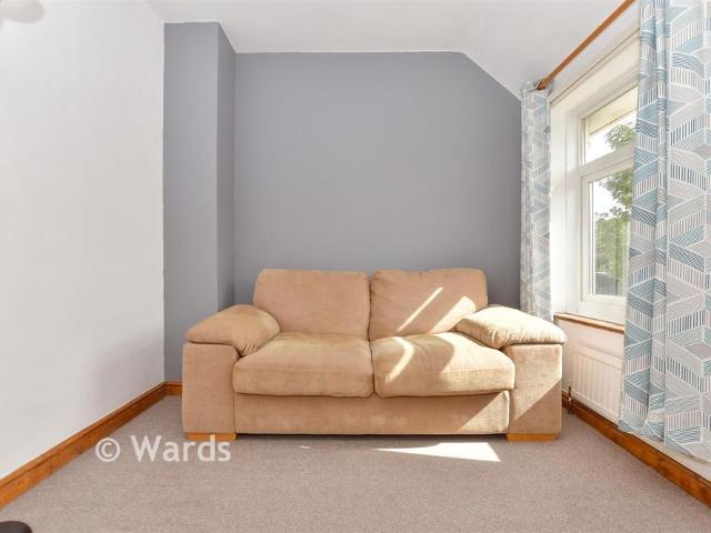 4 bedroom semi detached house to rent
