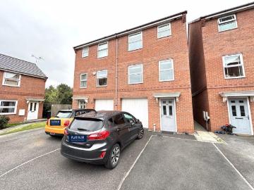 4 bedroom semi detached house to rent