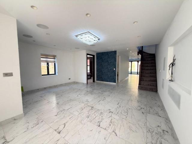 4 bedroom semi detached house to rent