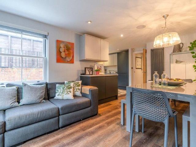 4 bedroom semi detached house to rent