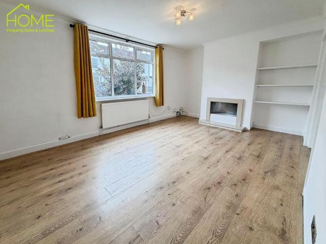 4 bedroom semi detached house to rent