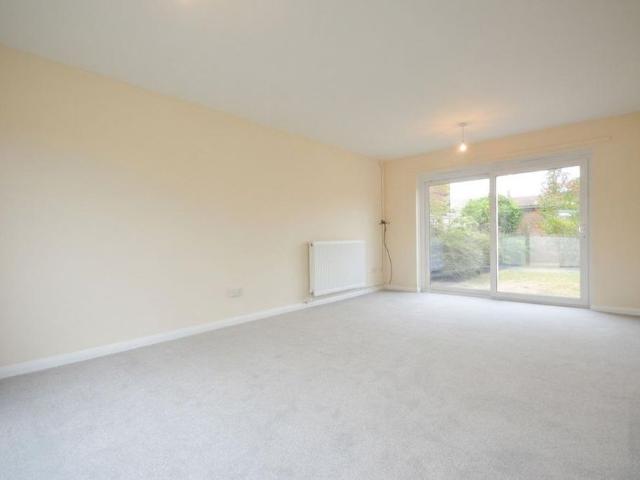 4 bedroom semi detached house to rent
