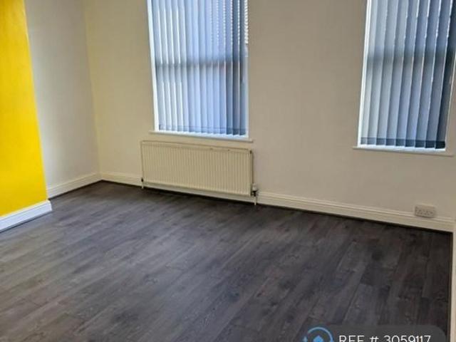 4 bedroom semi detached house to rent