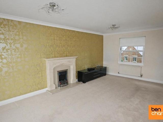 4 bedroom semi detached house to rent