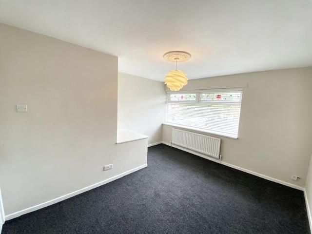 4 bedroom semi detached house to rent