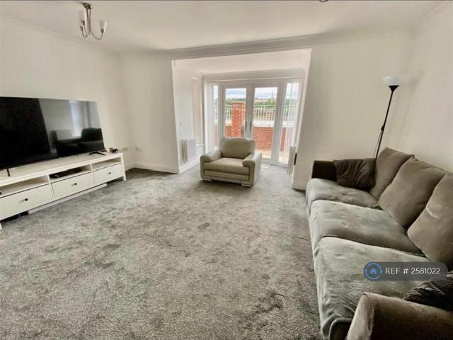 4 bedroom semi detached house to rent