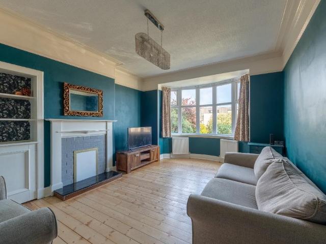 4 bedroom semi detached house to rent