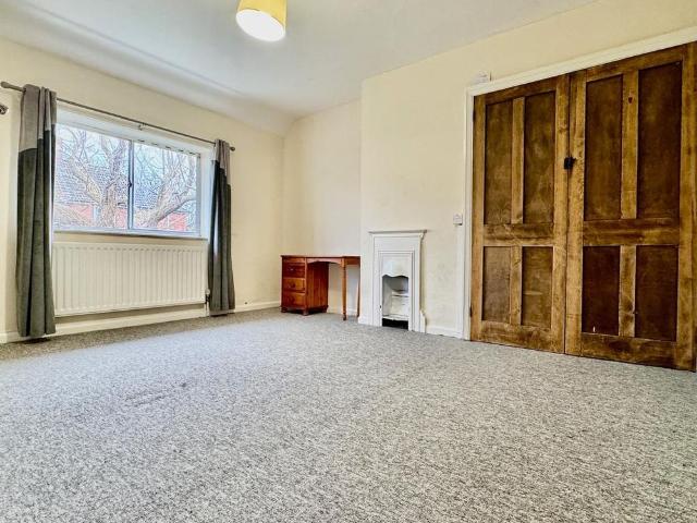 4 bedroom semi detached house to rent