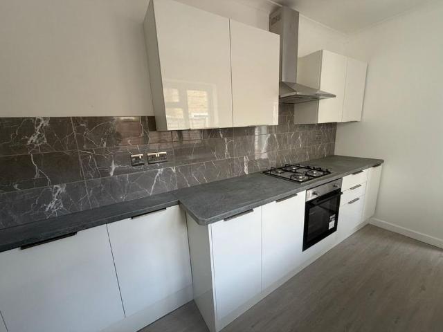 4 bedroom semi detached house to rent