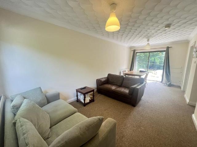 4 bedroom semi detached house to rent