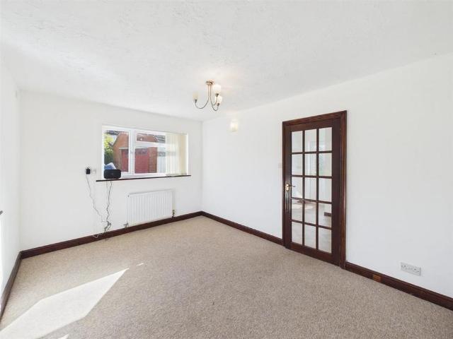 4 bedroom semi detached house to rent