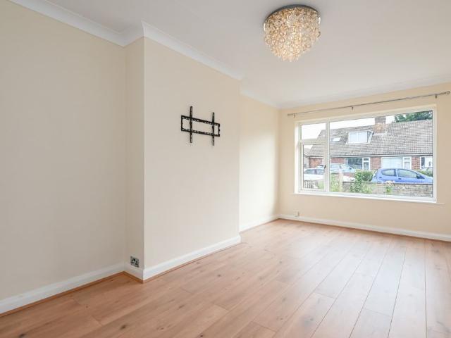 4 bedroom semi detached house to rent