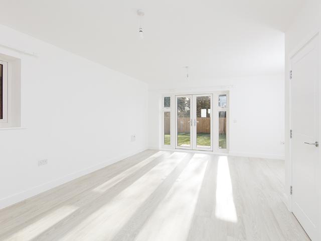 4 bedroom semi detached house to rent