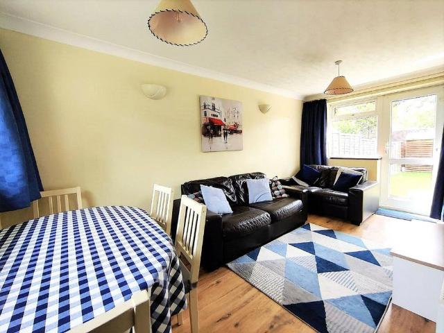 4 bedroom semi detached house to rent